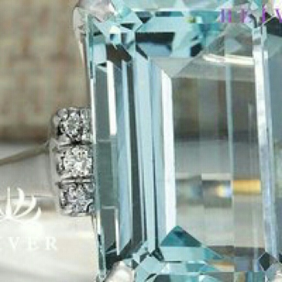 Blue topaz ring 5🌟 rated - Picture 2 of 7